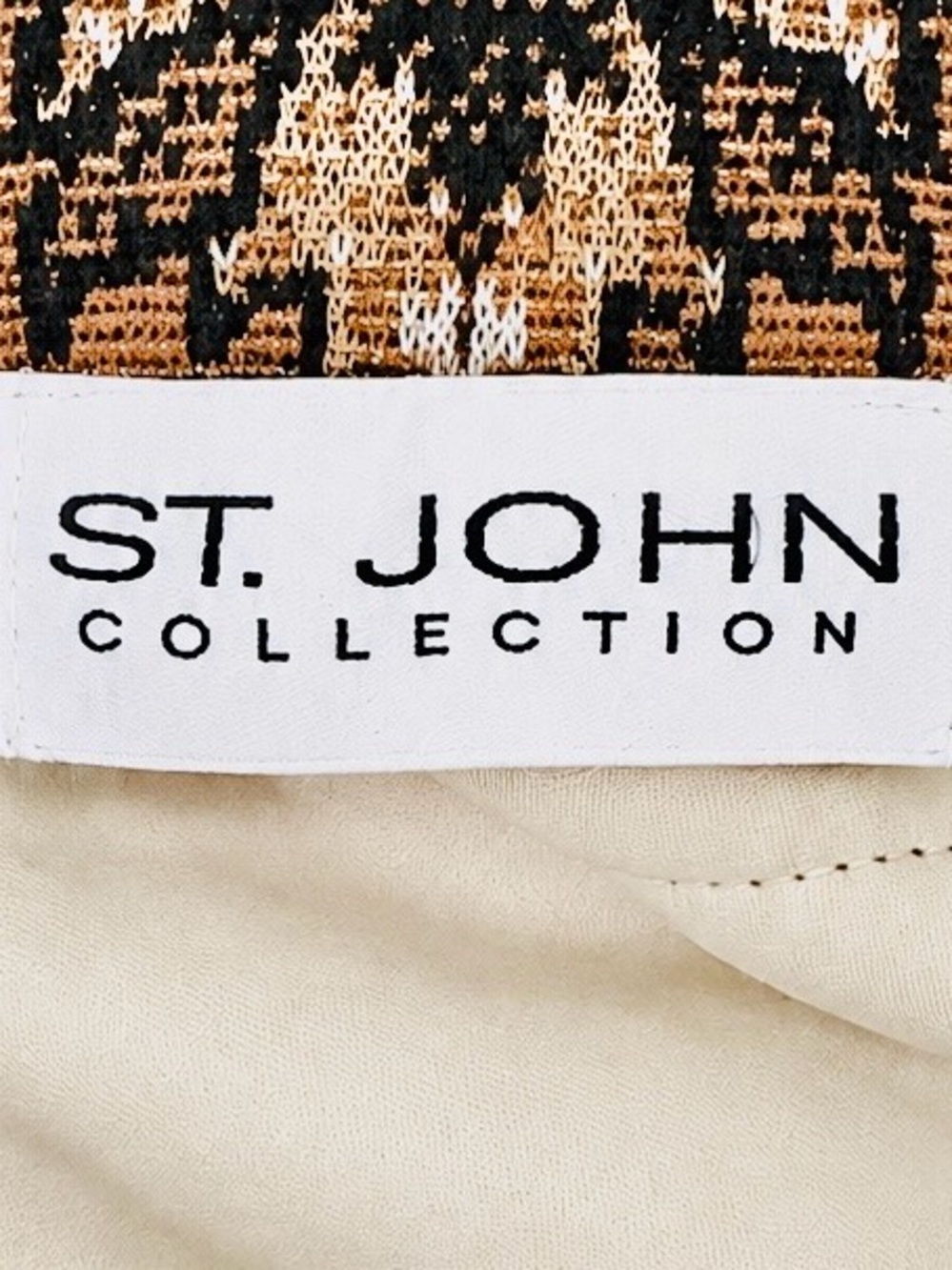 St John Elegant Tan Embroidered  Quilt Blazer Jacket Brown Leather Trim 6 - Picture 2 of 6